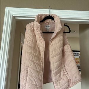 Arizona Jean Company Women's Light Pink Puffer Vest
